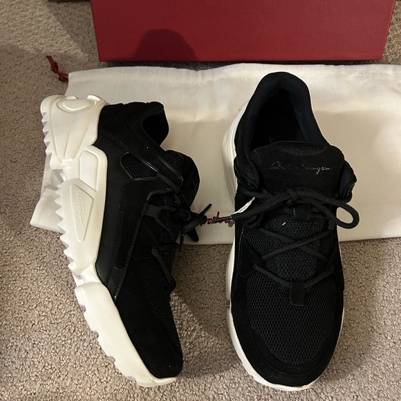 Salvatore Ferragamo sneakers NWT - Picture 4 of 9